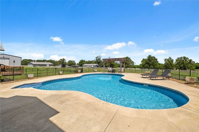 15468 Vaughn Road, Decatur, AR 72722