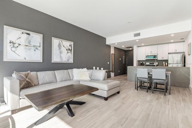 332 COCOANUT AVENUE 411, Sarasota, FL 34236