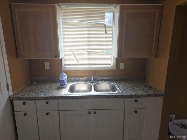 19700 Russell Street, Highland Park, MI 48203