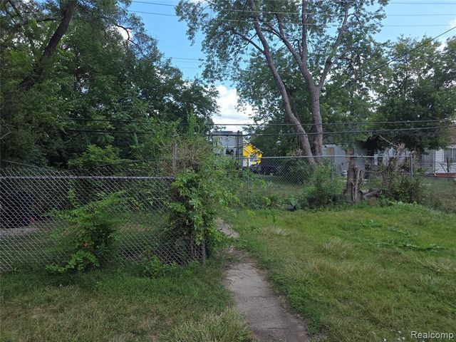 19700 Russell Street, Highland Park, MI 48203