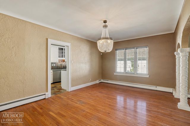 627 Washington Road, Grosse Pointe, MI 48230