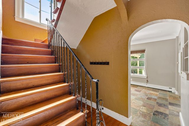 627 Washington Road, Grosse Pointe, MI 48230