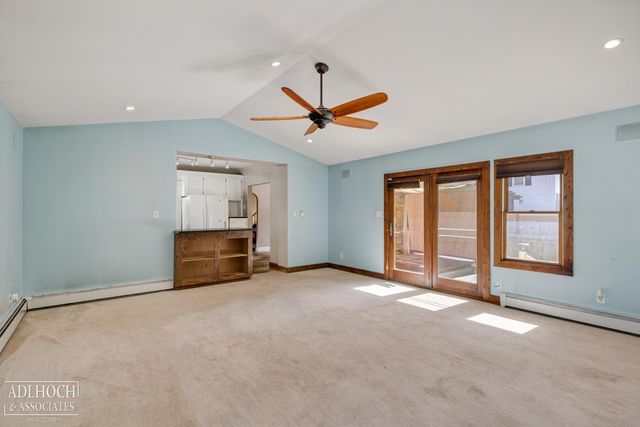 627 Washington Road, Grosse Pointe, MI 48230