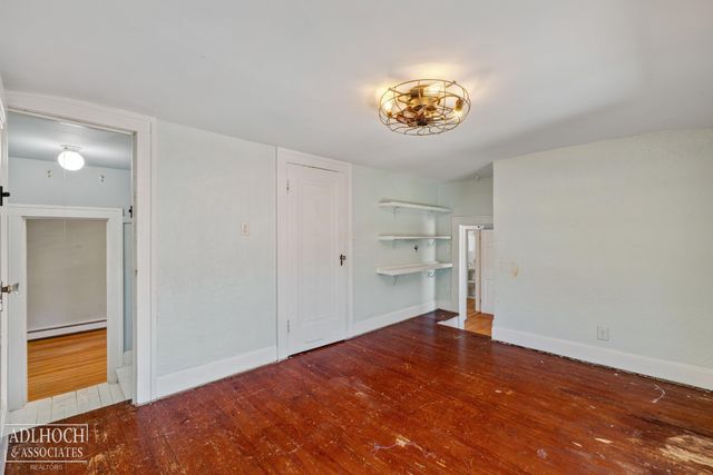 627 Washington Road, Grosse Pointe, MI 48230