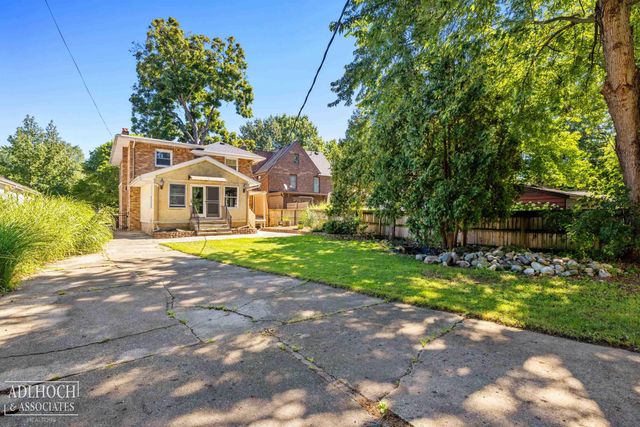 627 Washington Road, Grosse Pointe, MI 48230