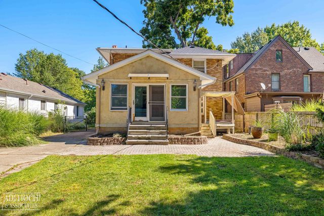 627 Washington Road, Grosse Pointe, MI 48230