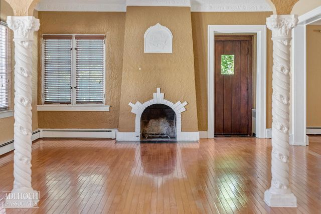 627 Washington Road, Grosse Pointe, MI 48230