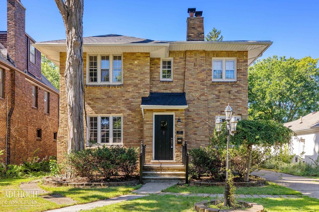 627 Washington Road, Grosse Pointe, MI 48230