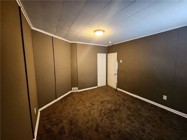 407 Alexander St, Mckees Rocks, PA 15136