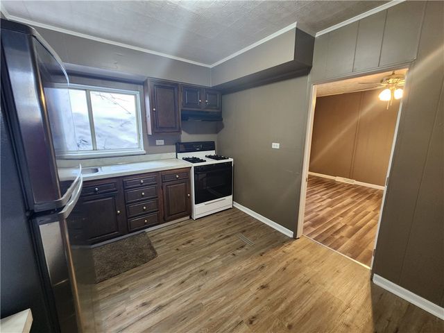 407 Alexander St, Mckees Rocks, PA 15136