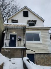 407 Alexander St, Mckees Rocks, PA 15136