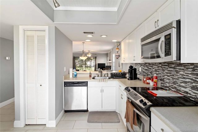 118 LAKEVIEW WAY 118, Oldsmar, FL 34677