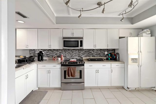 118 LAKEVIEW WAY 118, Oldsmar, FL 34677