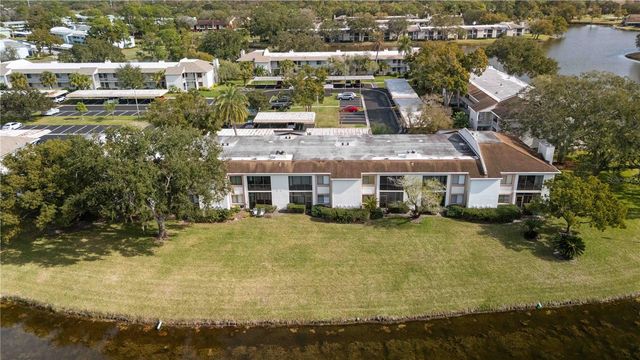 118 LAKEVIEW WAY 118, Oldsmar, FL 34677