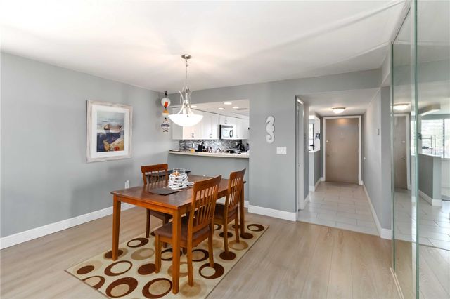 118 LAKEVIEW WAY 118, Oldsmar, FL 34677