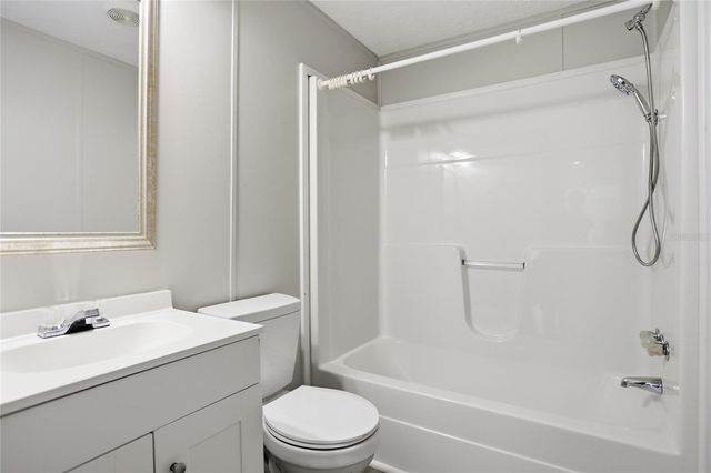 3204 SILVER LAKE COURT, Kissimmee, FL 34744