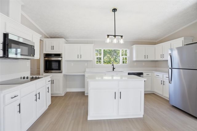 3204 SILVER LAKE COURT, Kissimmee, FL 34744