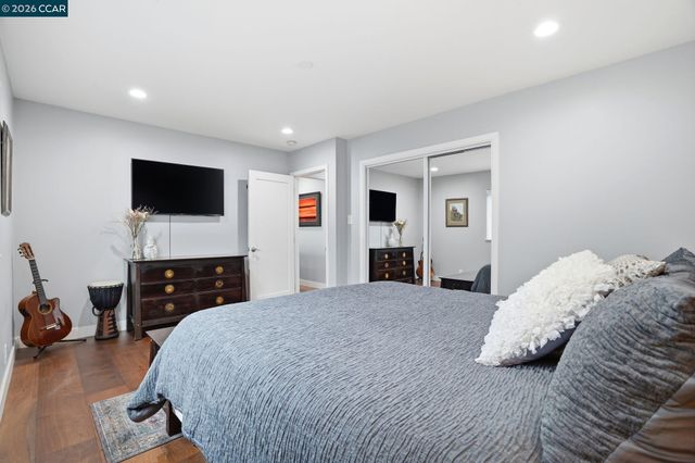 136 Pacific Ave, Pacifica, CA 94044