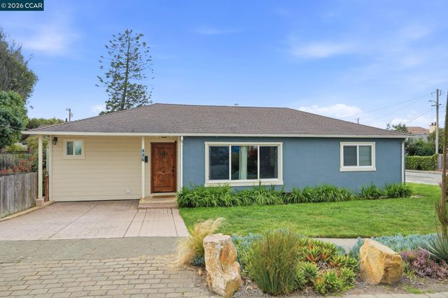 136 Pacific Ave, Pacifica, CA 94044