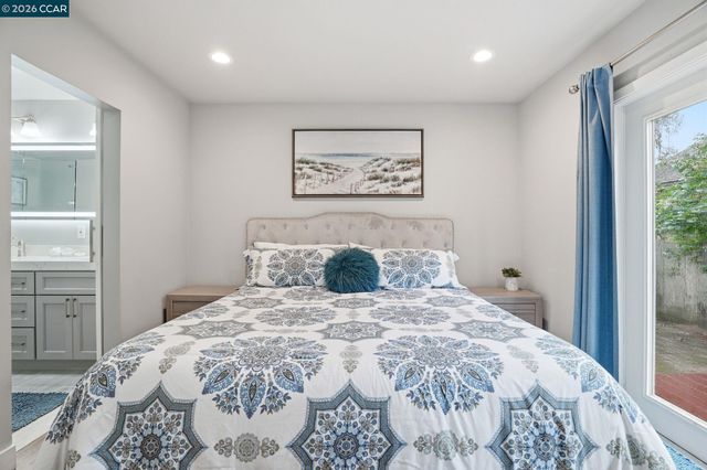 136 Pacific Ave, Pacifica, CA 94044