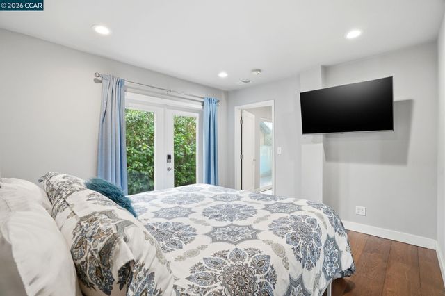 136 Pacific Ave, Pacifica, CA 94044