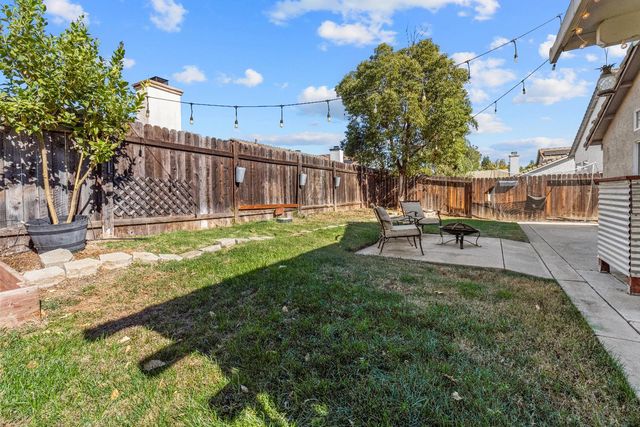 2400 Winterrush Ln, Lincoln, CA 95648