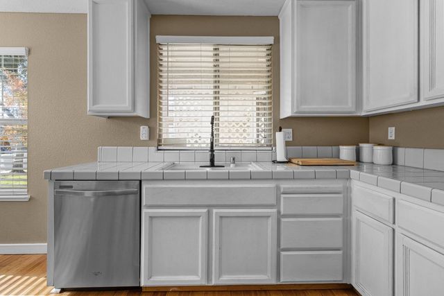 2400 Winterrush Ln, Lincoln, CA 95648