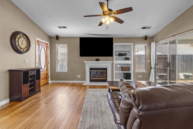 2400 Winterrush Ln, Lincoln, CA 95648