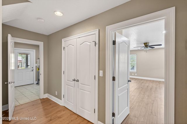 1332 Oak Street, Ocean Springs, MS 39564