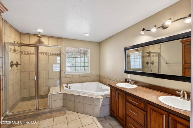 1332 Oak Street, Ocean Springs, MS 39564