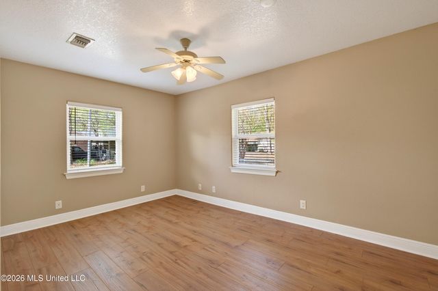 1332 Oak Street, Ocean Springs, MS 39564