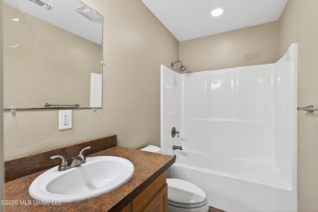 1332 Oak Street, Ocean Springs, MS 39564