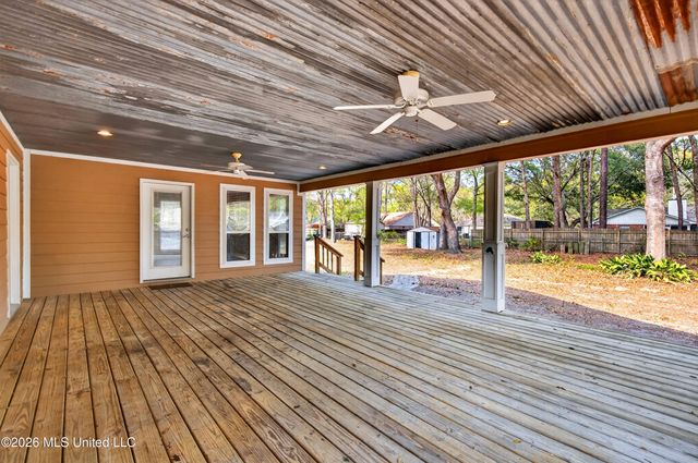 1332 Oak Street, Ocean Springs, MS 39564