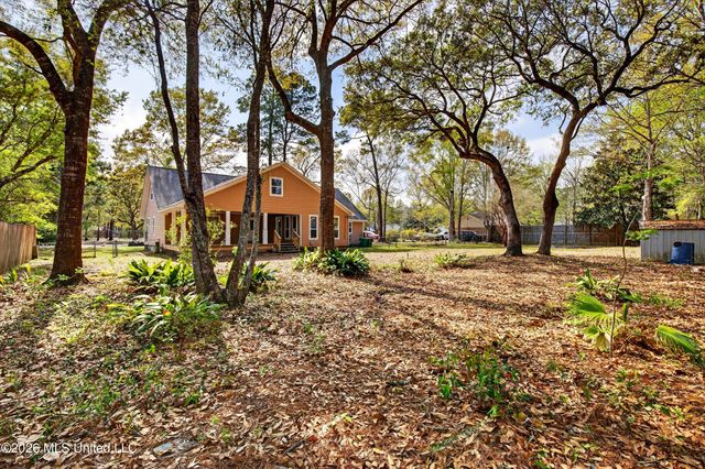 1332 Oak Street, Ocean Springs, MS 39564