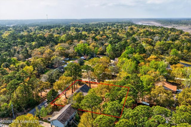 1332 Oak Street, Ocean Springs, MS 39564