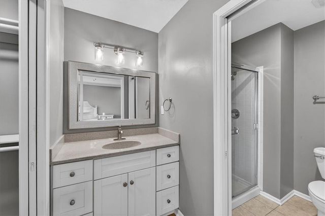 1541 NE Neawanna Drive, Lee's Summit, MO 64086