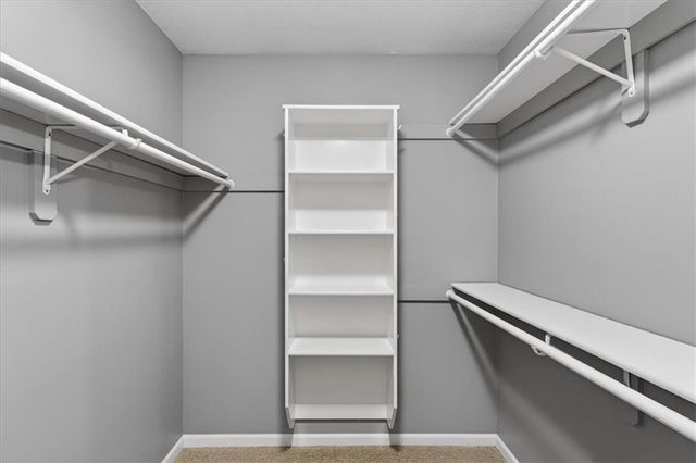 1541 NE Neawanna Drive, Lee's Summit, MO 64086