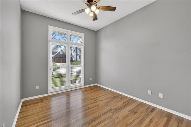 1541 NE Neawanna Drive, Lee's Summit, MO 64086