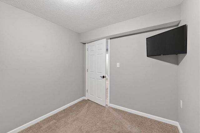 1541 NE Neawanna Drive, Lee's Summit, MO 64086