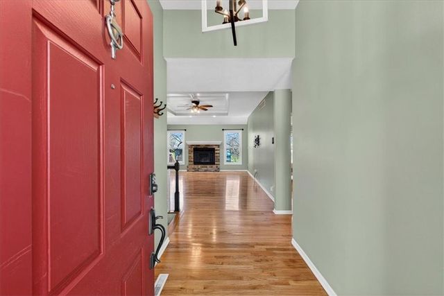 1541 NE Neawanna Drive, Lee's Summit, MO 64086