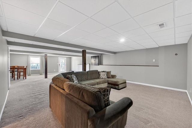 1541 NE Neawanna Drive, Lee's Summit, MO 64086