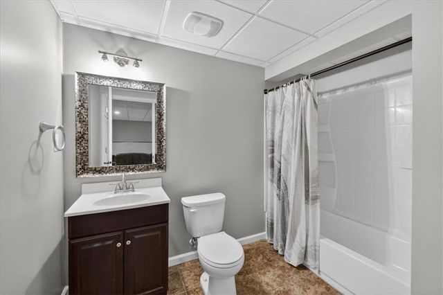 1541 NE Neawanna Drive, Lee's Summit, MO 64086