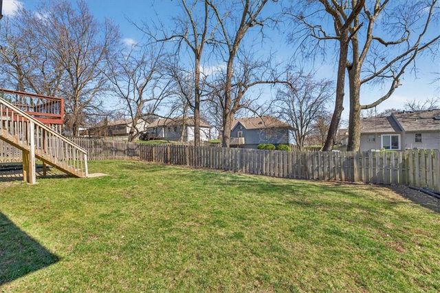 1541 NE Neawanna Drive, Lee's Summit, MO 64086