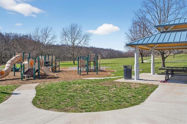 1541 NE Neawanna Drive, Lee's Summit, MO 64086