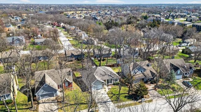 1541 NE Neawanna Drive, Lee's Summit, MO 64086