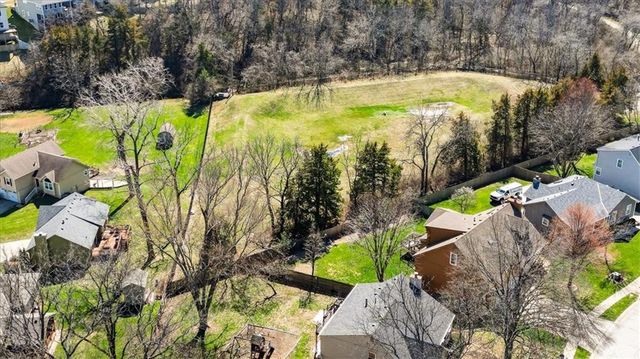 1541 NE Neawanna Drive, Lee's Summit, MO 64086