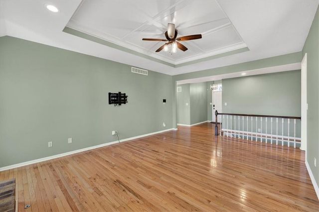 1541 NE Neawanna Drive, Lee's Summit, MO 64086