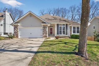 1541 NE Neawanna Drive, Lee's Summit, MO 64086