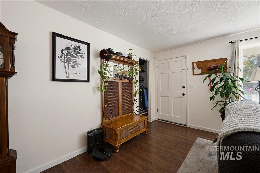 400 Carlton, Meridian, ID 83642 photo 4