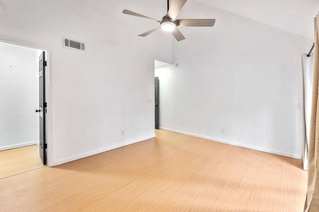 421 Cambridge Cir Apt F5, Murrells Inlet, SC 29576